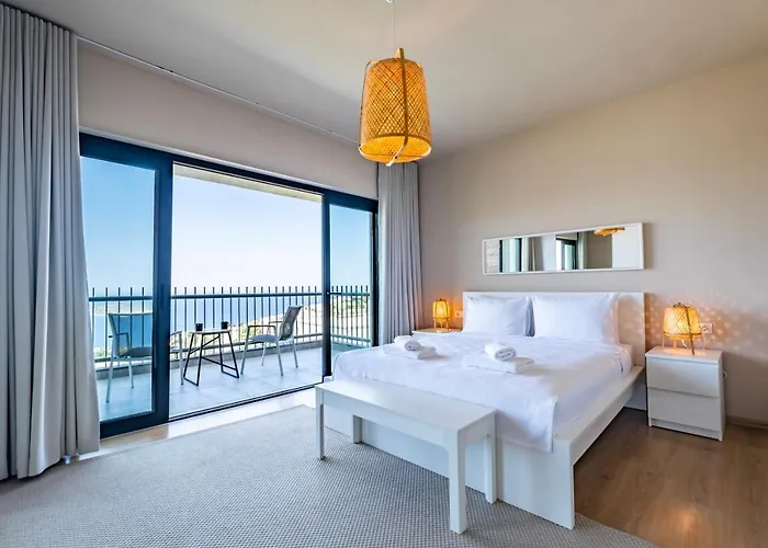 Bovilla Pera * יאליקאבאק